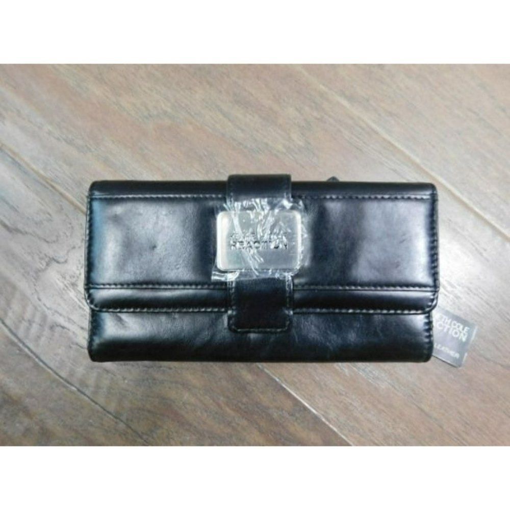 Kenneth Cole Reaction Black leather Snap Fold Wallet NWT